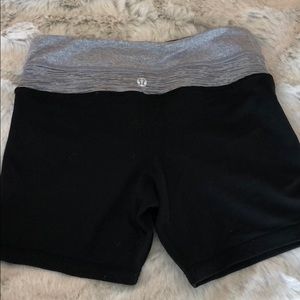 Lululemon reversible short tights size 4